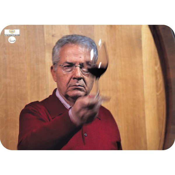 An oenologist checks the quality of the wine. Vinchio-Vaglio Serra - Cantina24